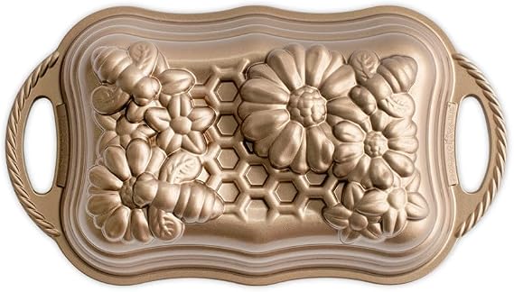 Nordic Ware Honeycomb Loaf Pan, Original Cast Aluminium Bundt Tin, Bundt Cake Tin with Bee Pattern, Cake Mould Made in The USA, Colour: Gold, 6 Cup Capacity