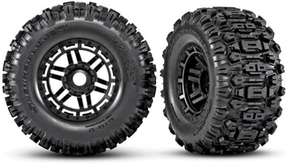Belted Traxxas Maxx tire/Wheel