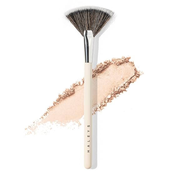 Haleys Fan Makeup Brush, Soft Bristles, Blending & Diffusing Powder, Vegan