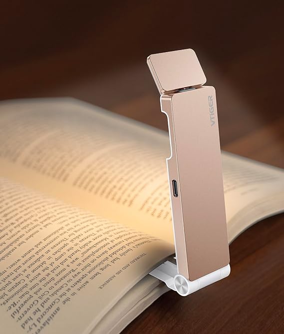 VTIGER Okuma Işığı, Yatakta Okumak için USB Şarj Edilebilir Kitap Işığı, Katlanabilir Klipsli LED Kitap Işığı, 3 Amber Renk ve 4 Parlaklık Kısılabilir, Kitap Severler, Çocuklar için Uzun Ömürlü