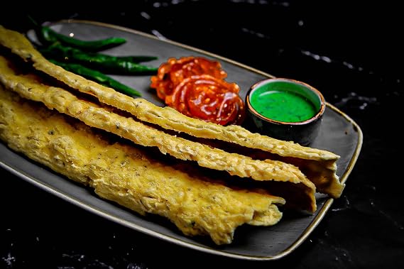 Authentic (Fafda) Lamba Gathiya 250 gram with (Vegan) Jalebi 4 piece – Crispy & Sweet Indian Snack Combo, a delightful treat for snack lovers.