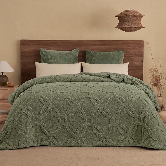 PHF Soft Sherpa Fleece Blanket Queen, Tufted Jacquard, 01-Dark Olive